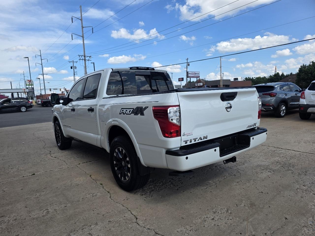 Nissan Titan 4x4 Crew Cab PRO-4X 2019