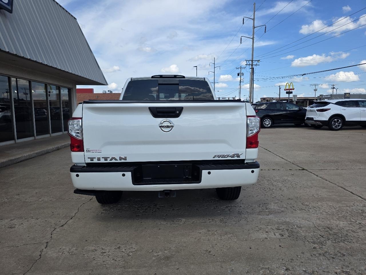 Nissan Titan 4x4 Crew Cab PRO-4X 2019