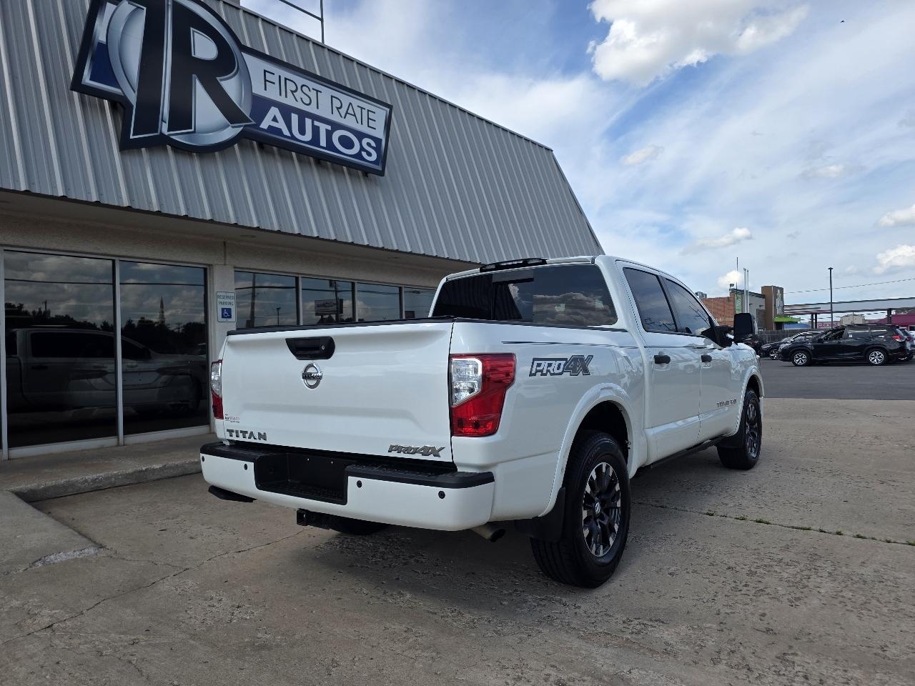 Nissan Titan 4x4 Crew Cab PRO-4X 2019