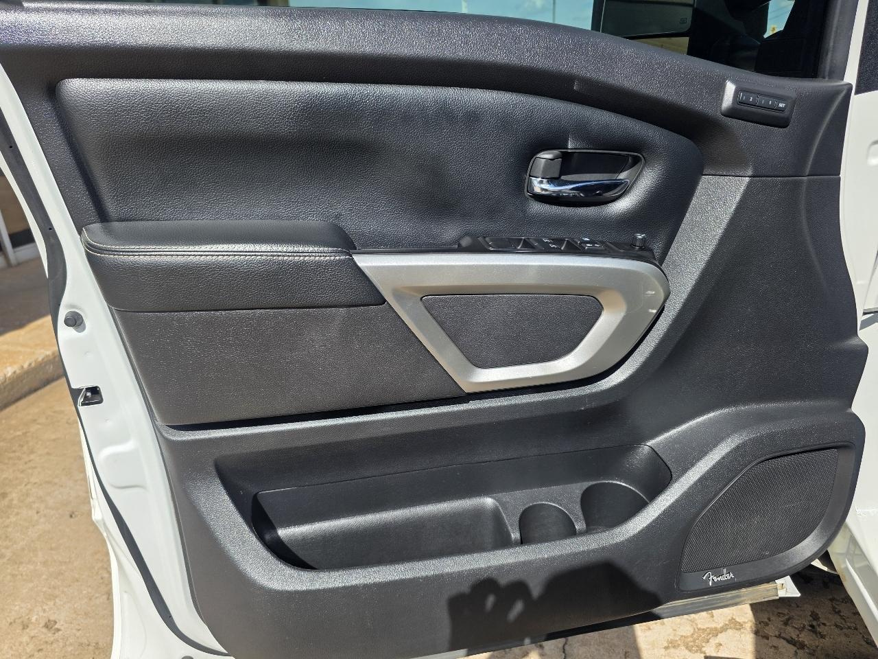 Nissan Titan 4x4 Crew Cab PRO-4X 2019