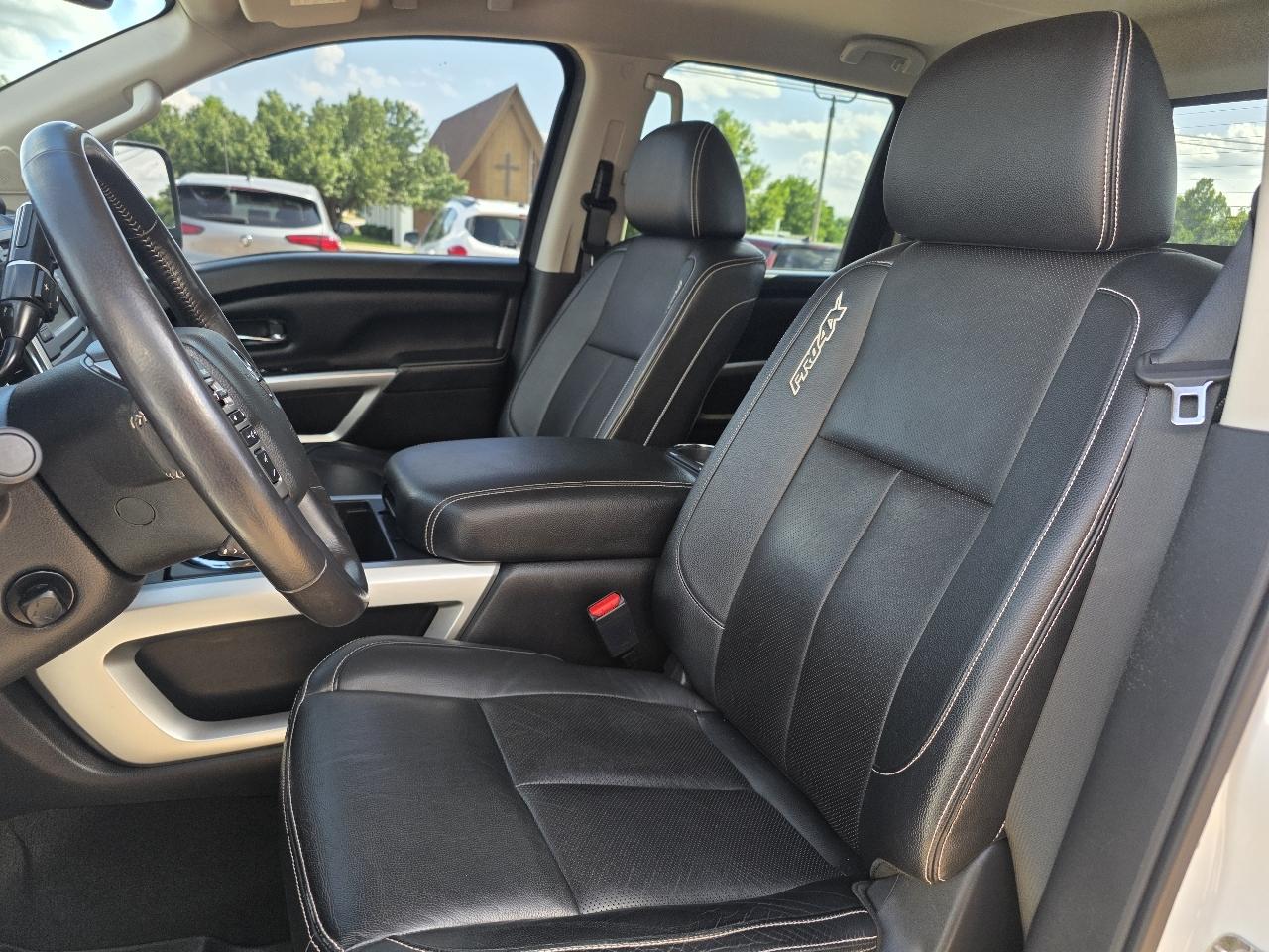 Nissan Titan 4x4 Crew Cab PRO-4X 2019