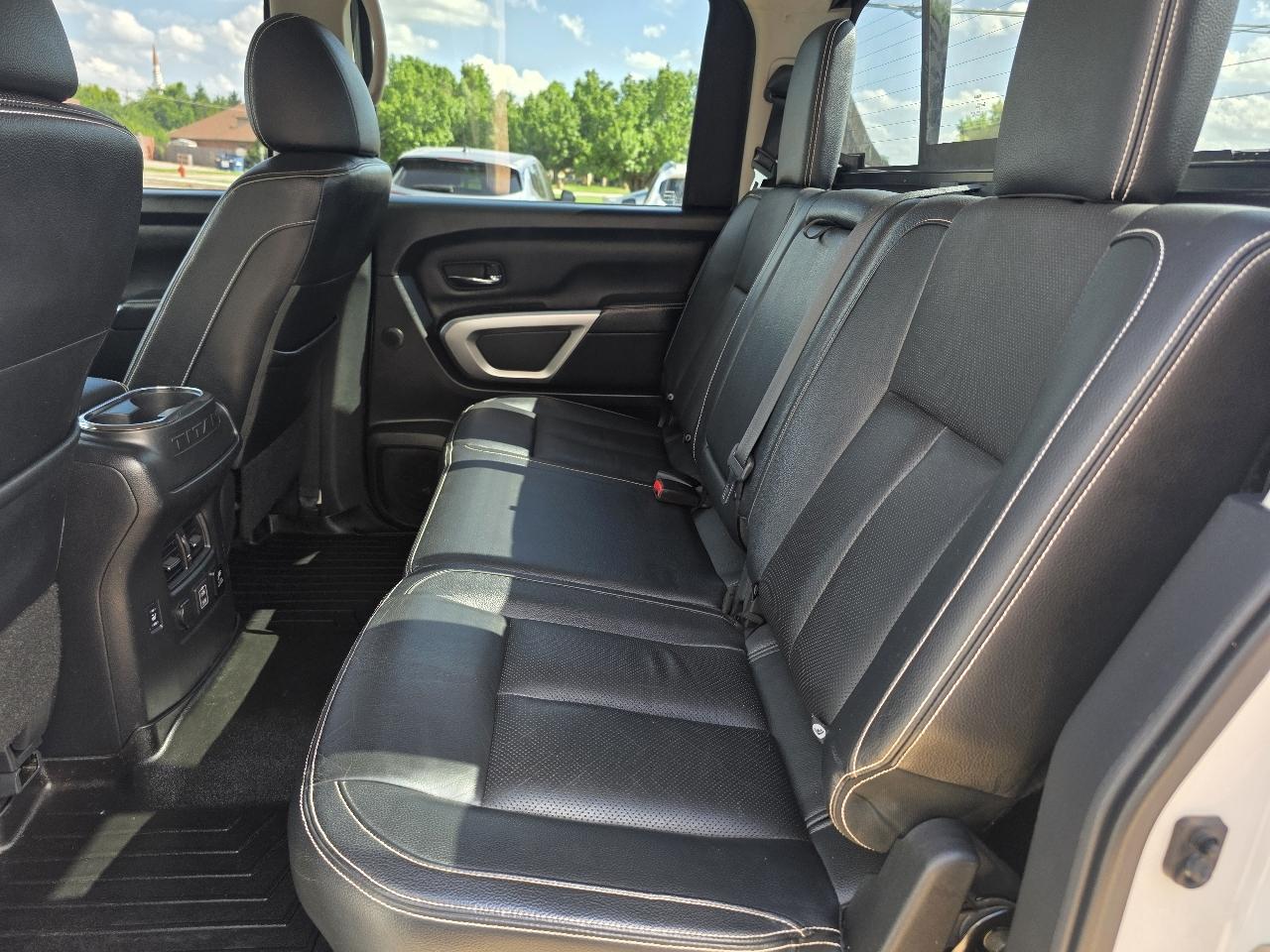 Nissan Titan 4x4 Crew Cab PRO-4X 2019