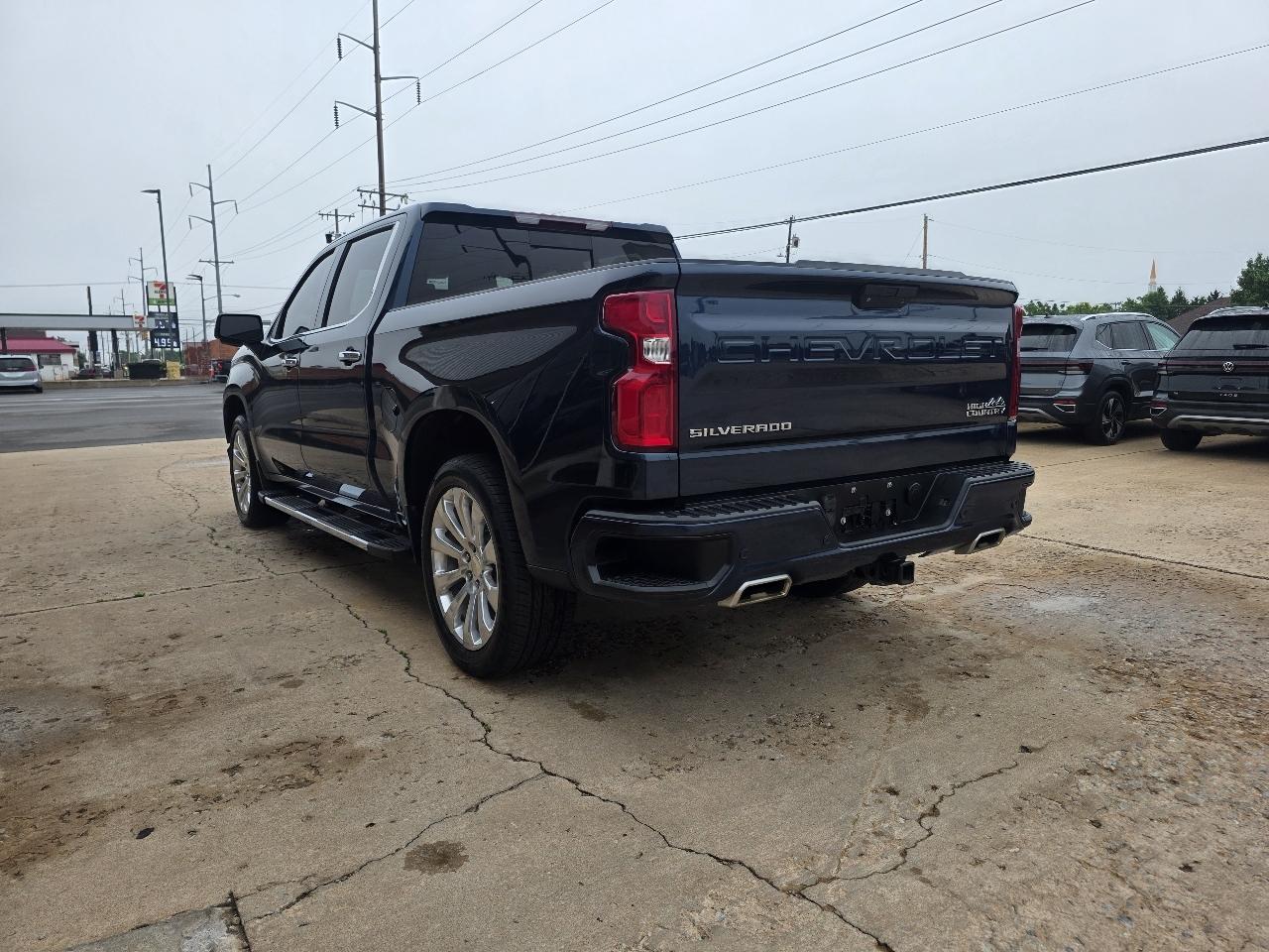 Chevrolet Silverado 1500 LTD 4WD Crew Cab 147" High Country 2022