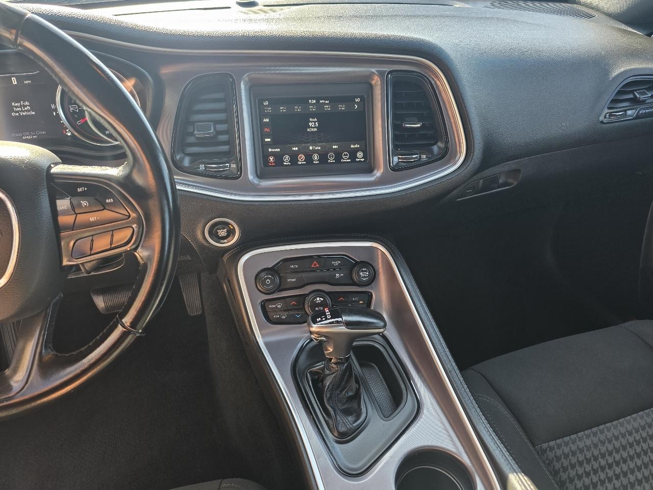 Dodge Challenger SXT RWD 2020