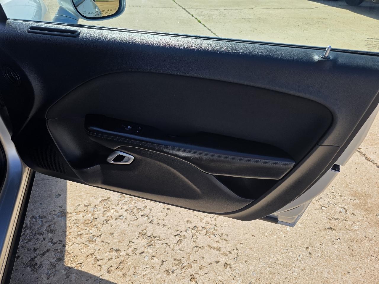 Dodge Challenger SXT RWD 2020