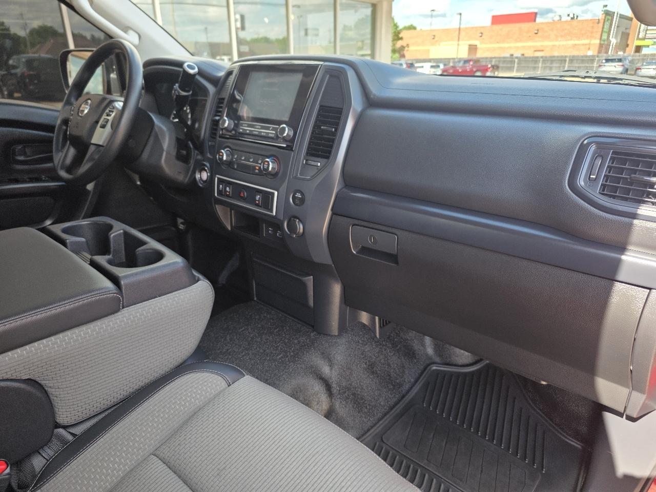 Nissan Titan 4x2 Crew Cab S 2020