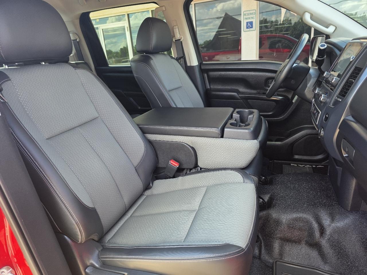 Nissan Titan 4x2 Crew Cab S 2020