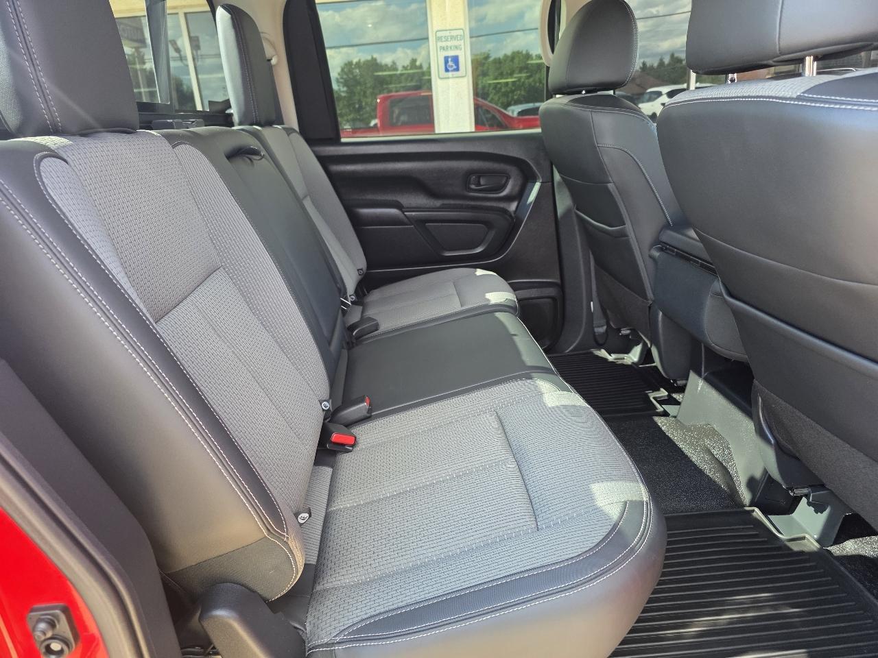 Nissan Titan 4x2 Crew Cab S 2020
