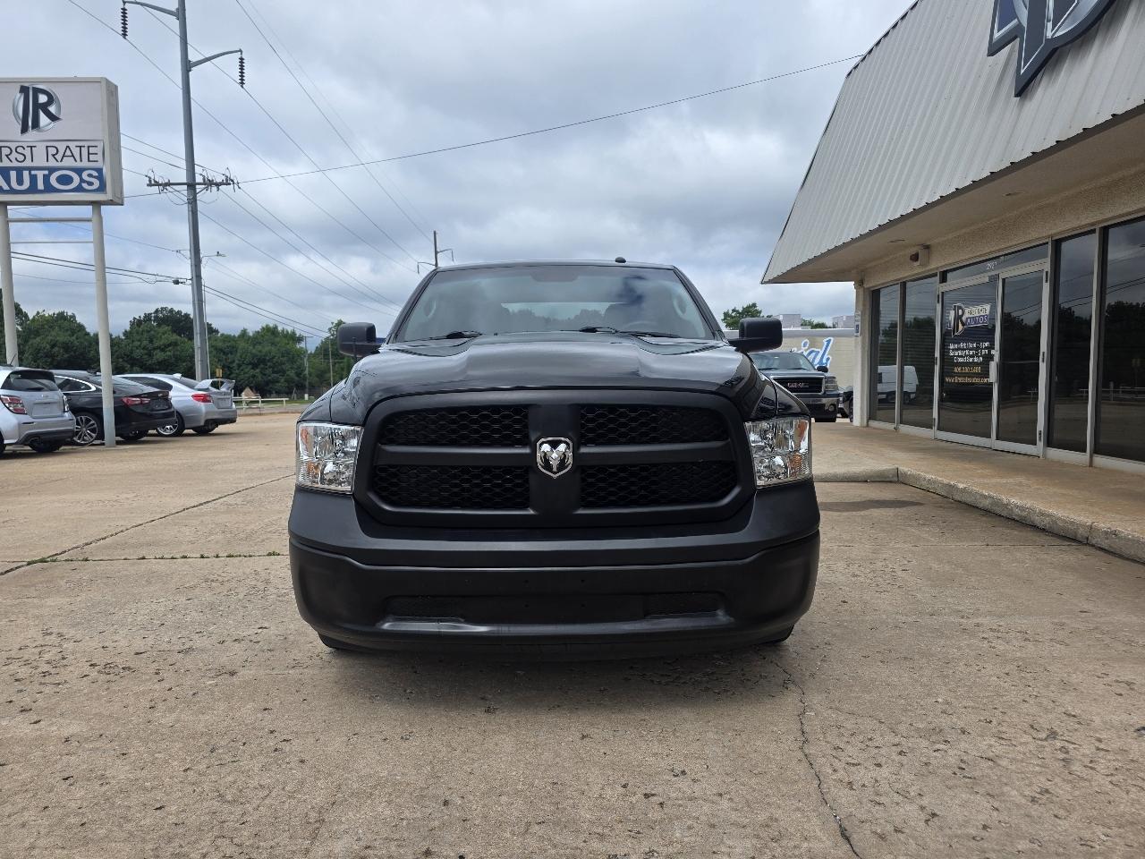 RAM 1500 Classic Tradesman 4x2 Crew Cab 5'7" Box 2022