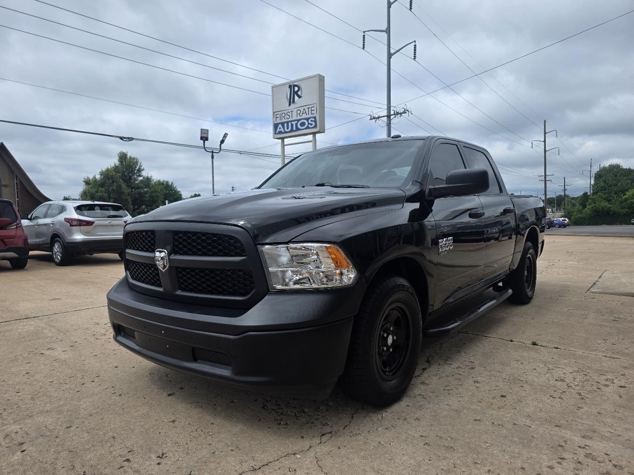 RAM 1500 Classic Tradesman 4x2 Crew Cab 5'7" Box 2022