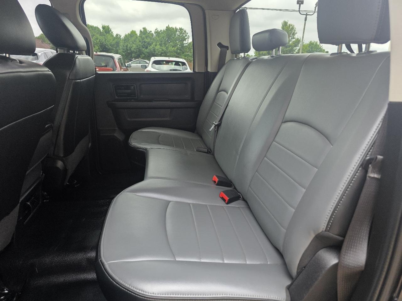 RAM 1500 Classic Tradesman 4x2 Crew Cab 5'7" Box 2022