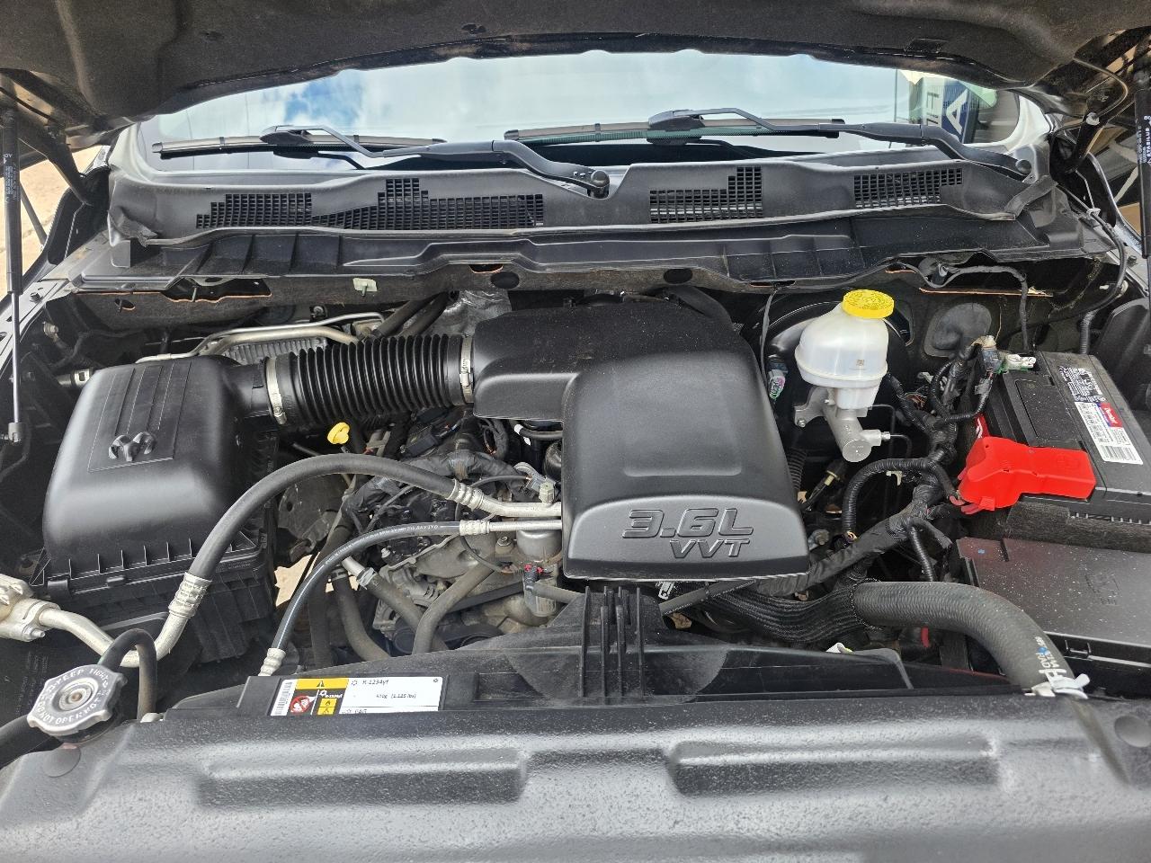 RAM 1500 Classic Tradesman 4x2 Crew Cab 5'7" Box 2022