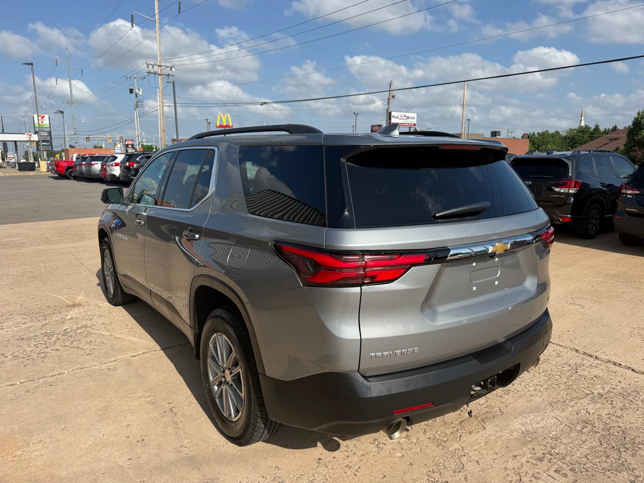 Chevrolet Traverse FWD 4dr LT Cloth w/1LT 2023