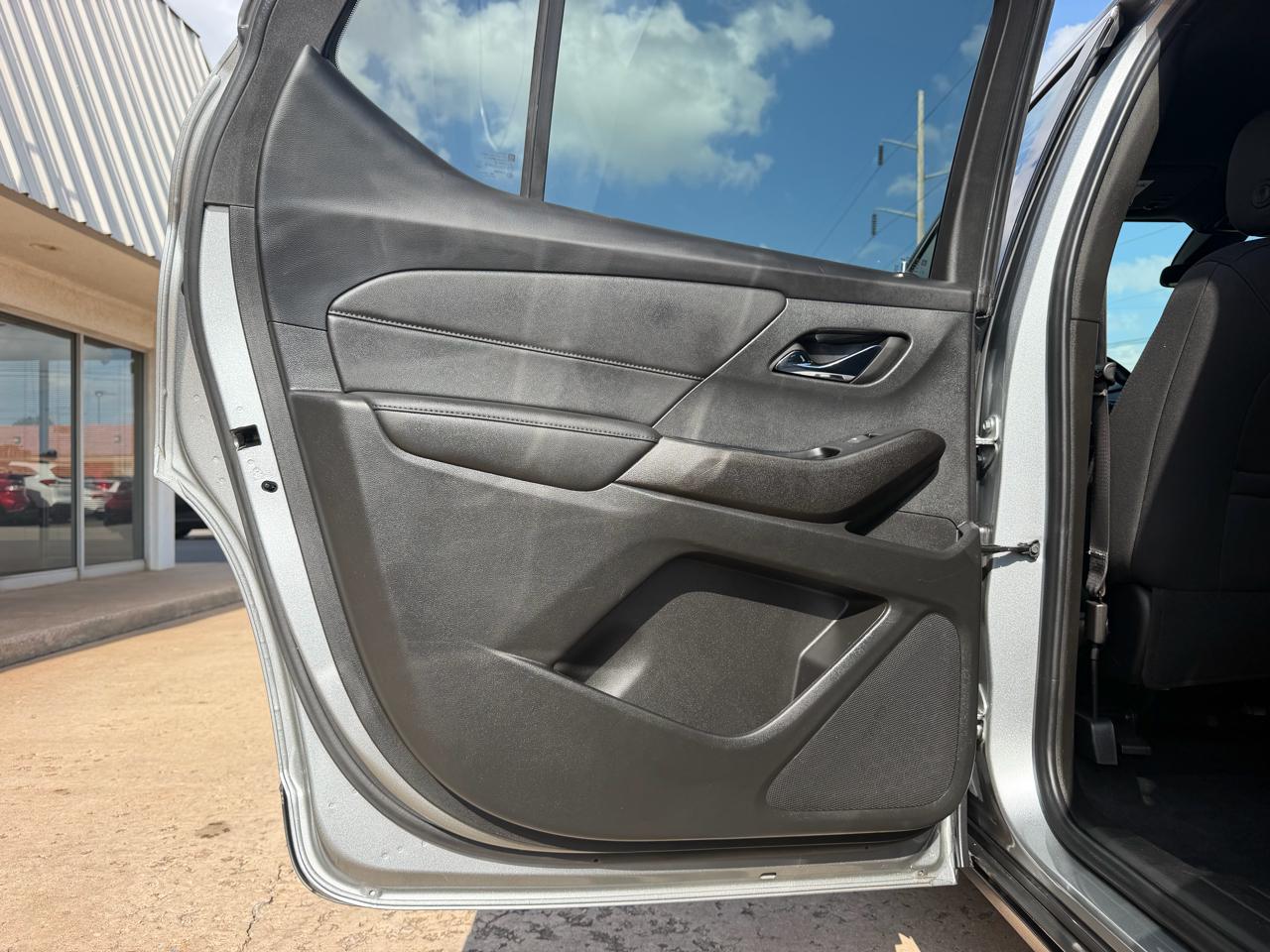 Chevrolet Traverse FWD 4dr LT Cloth w/1LT 2023