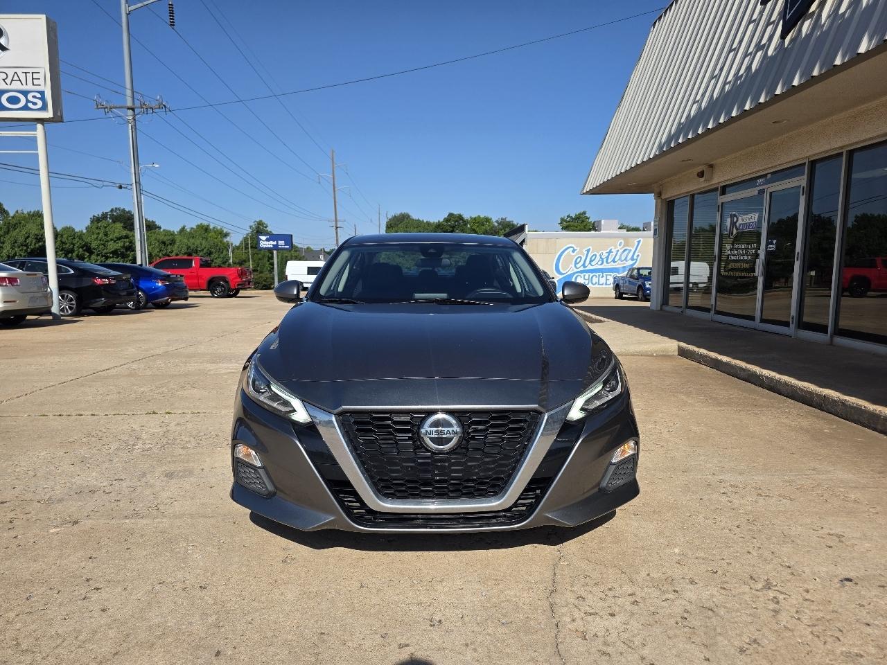 Nissan Altima 2.5 SV Sedan 2021