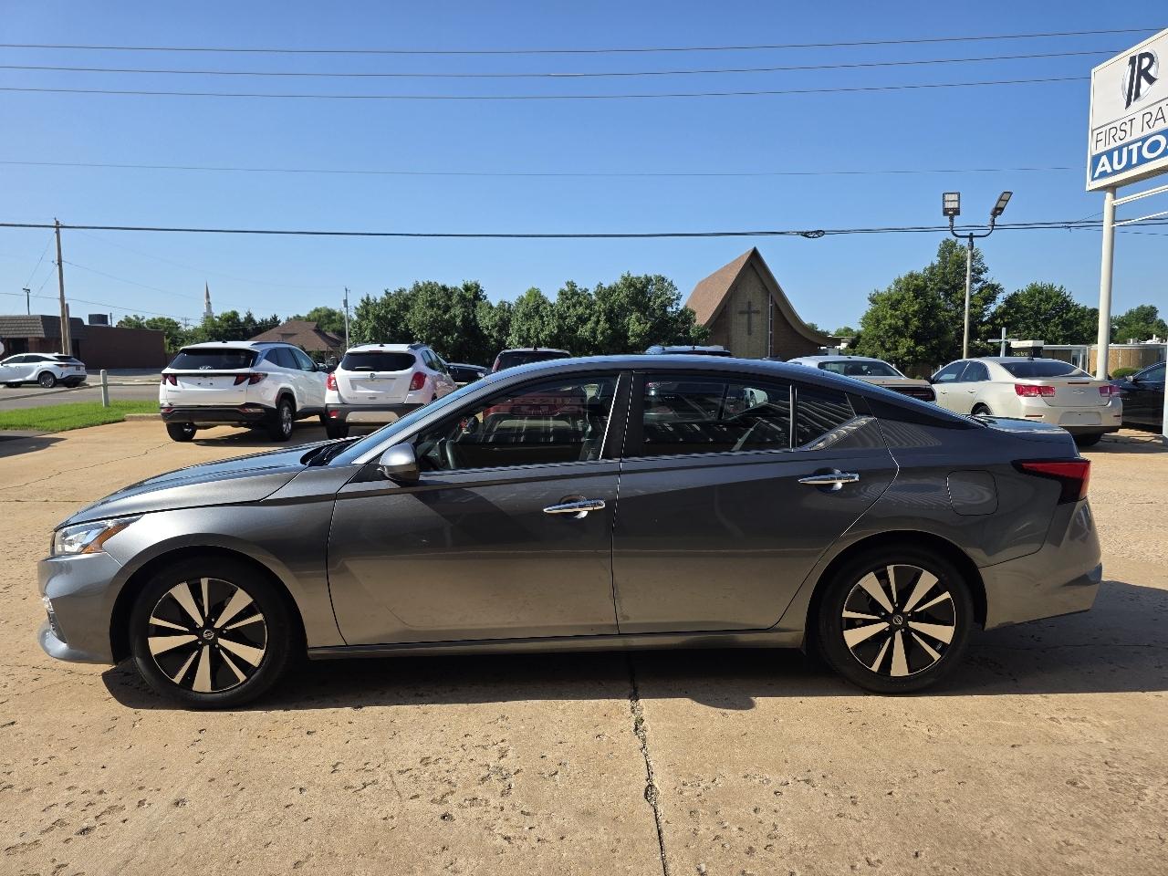 Nissan Altima 2.5 SV Sedan 2021