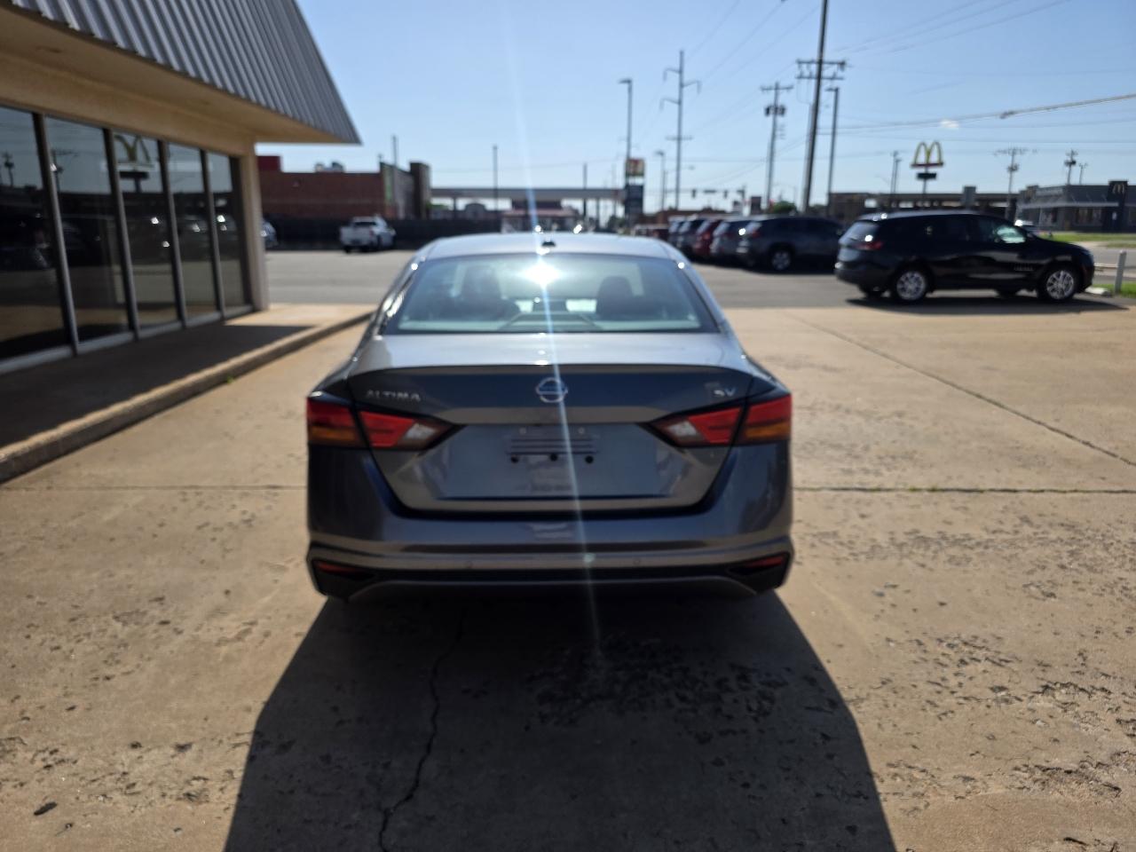 Nissan Altima 2.5 SV Sedan 2021