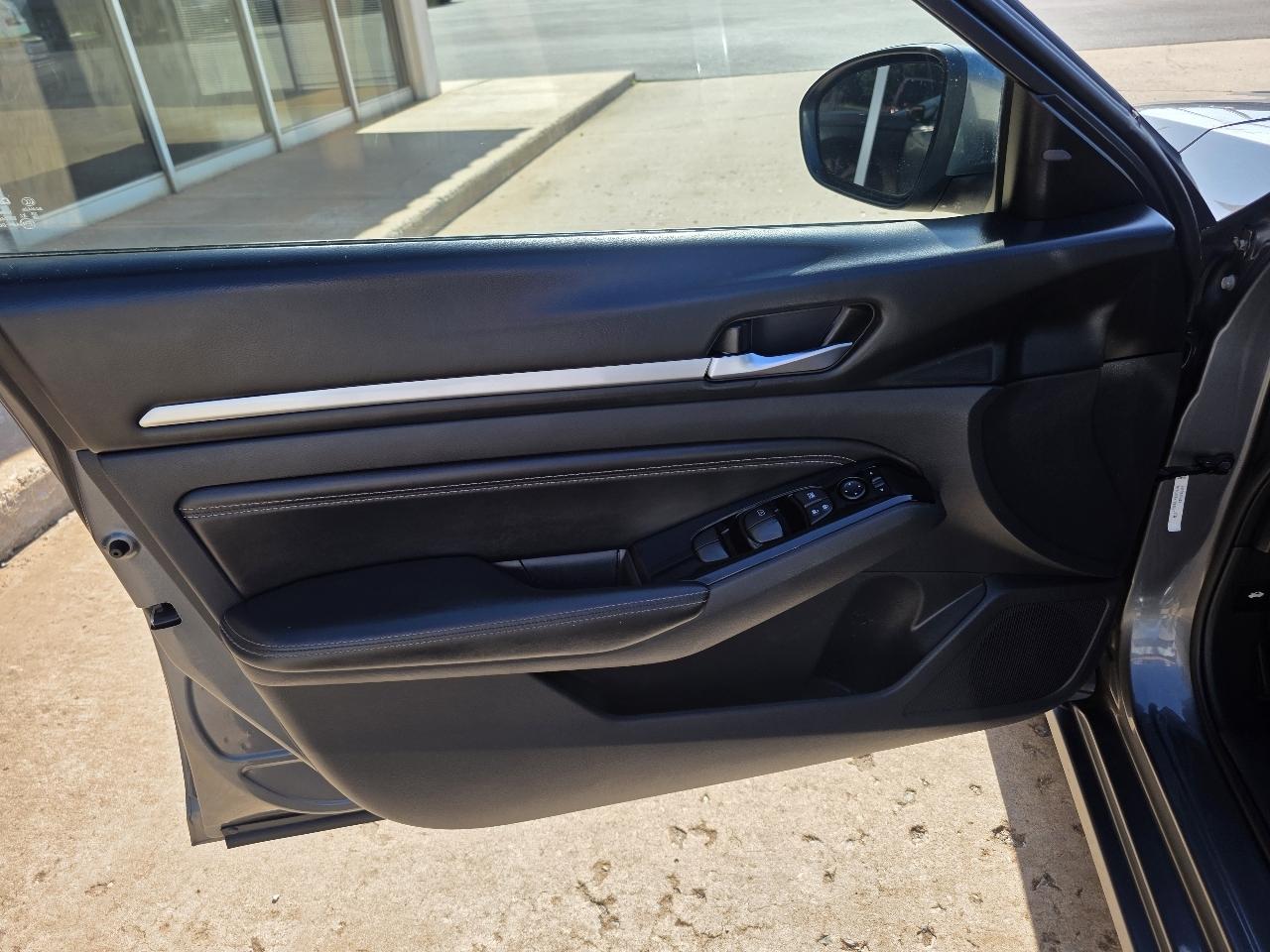Nissan Altima 2.5 SV Sedan 2021