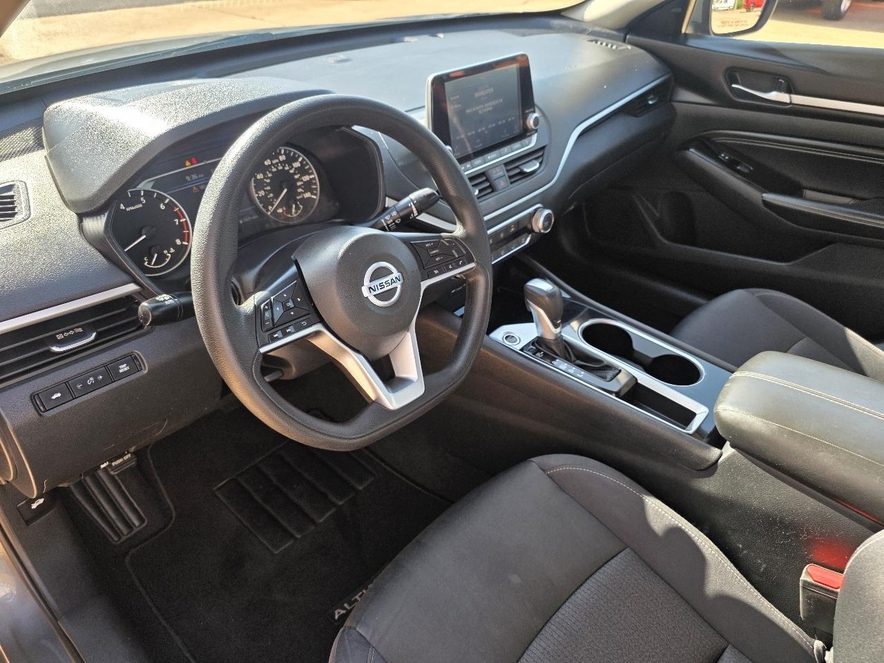 Nissan Altima 2.5 SV Sedan 2021