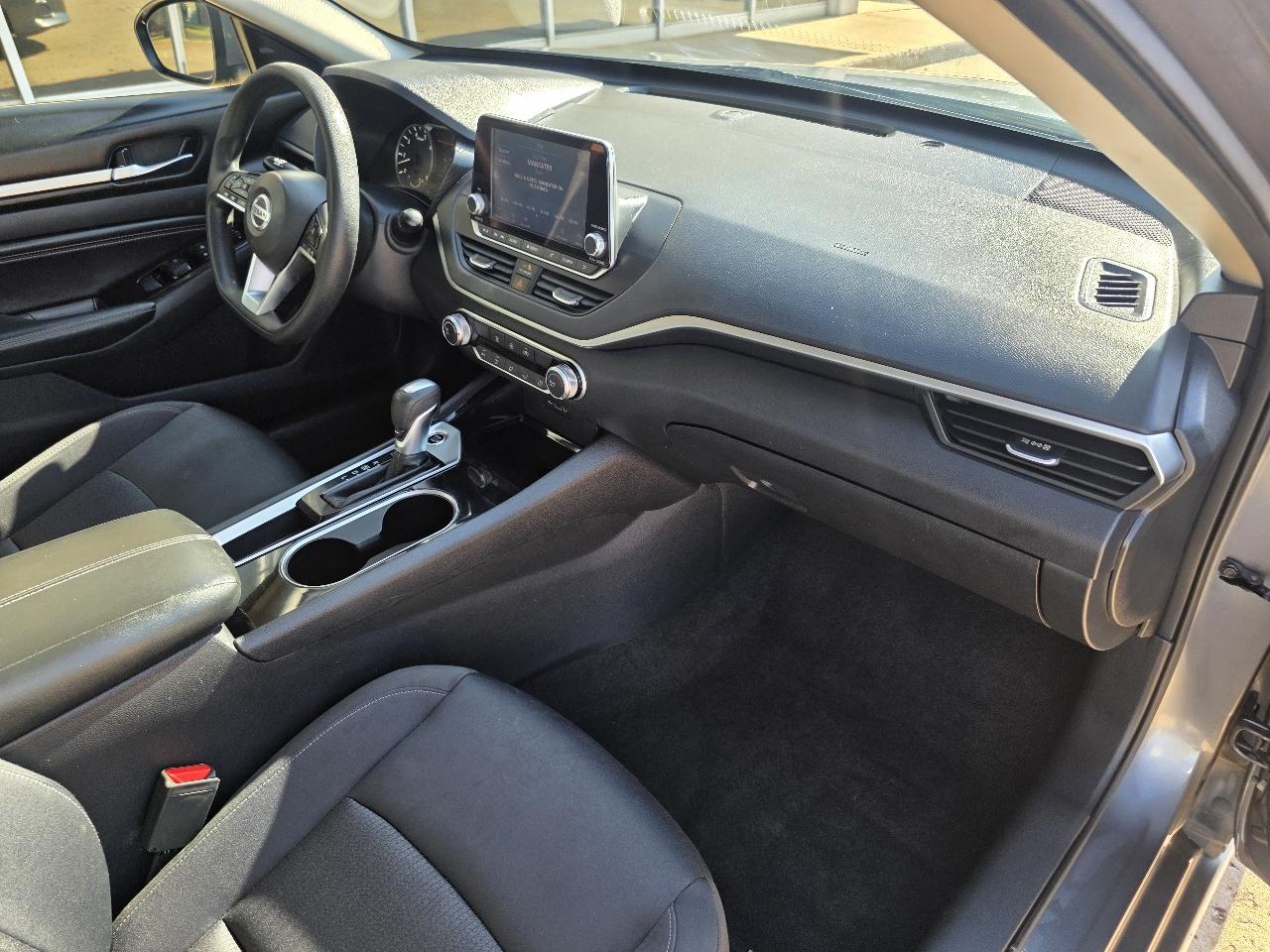 Nissan Altima 2.5 SV Sedan 2021