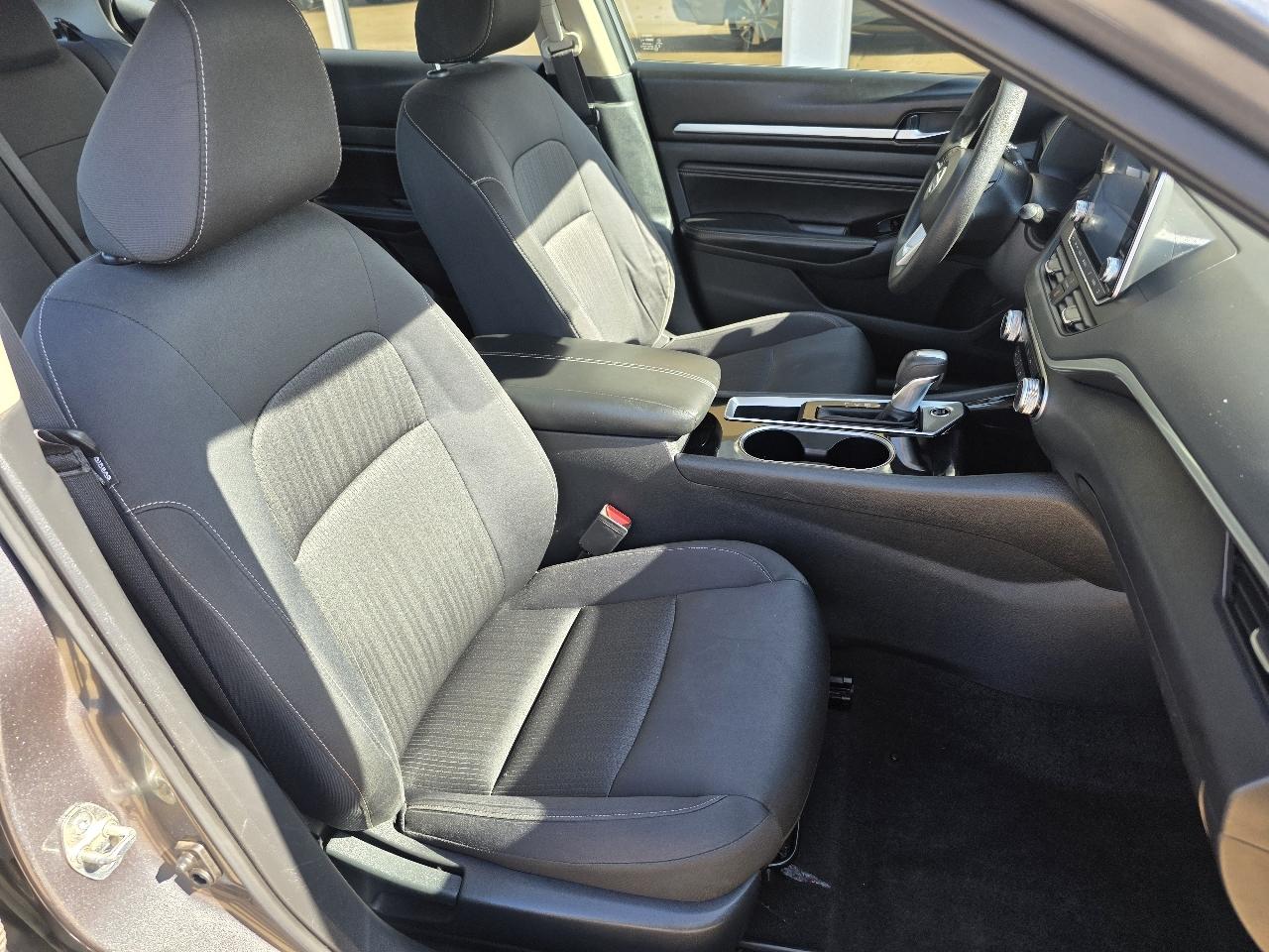 Nissan Altima 2.5 SV Sedan 2021