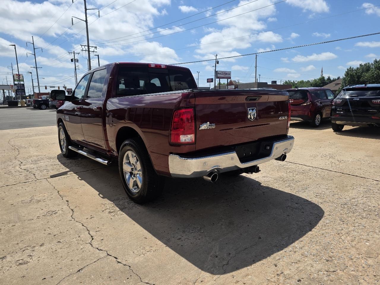 RAM 1500 Big Horn 4x4 Crew Cab 5'7" Box 2017