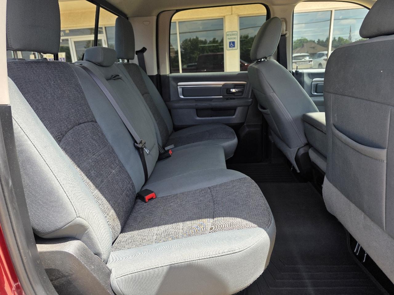 RAM 1500 Big Horn 4x4 Crew Cab 5'7" Box 2017