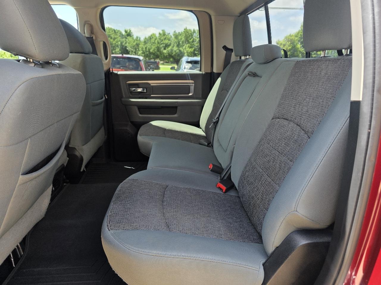 RAM 1500 Big Horn 4x4 Crew Cab 5'7" Box 2017