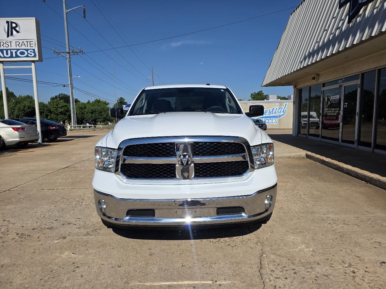 RAM 1500 Classic Tradesman 4x2 Crew Cab 5'7" Box 2022