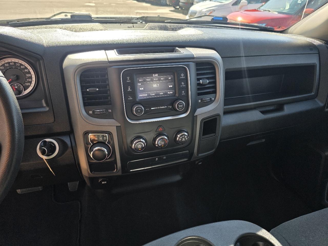 RAM 1500 Classic Tradesman 4x2 Crew Cab 5'7" Box 2022