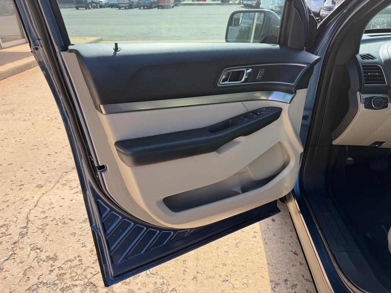 Ford Explorer XLT FWD 2018