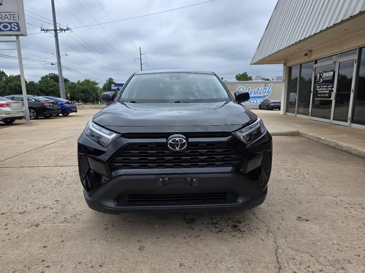 Toyota RAV4 LE AWD (Natl) 2025