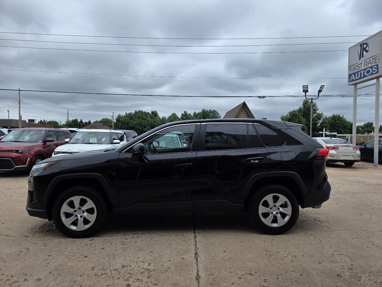 Toyota RAV4 LE AWD (Natl) 2025