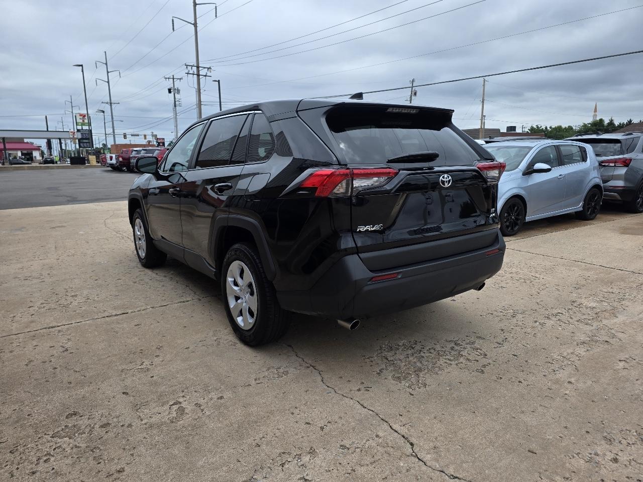 Toyota RAV4 LE AWD (Natl) 2025