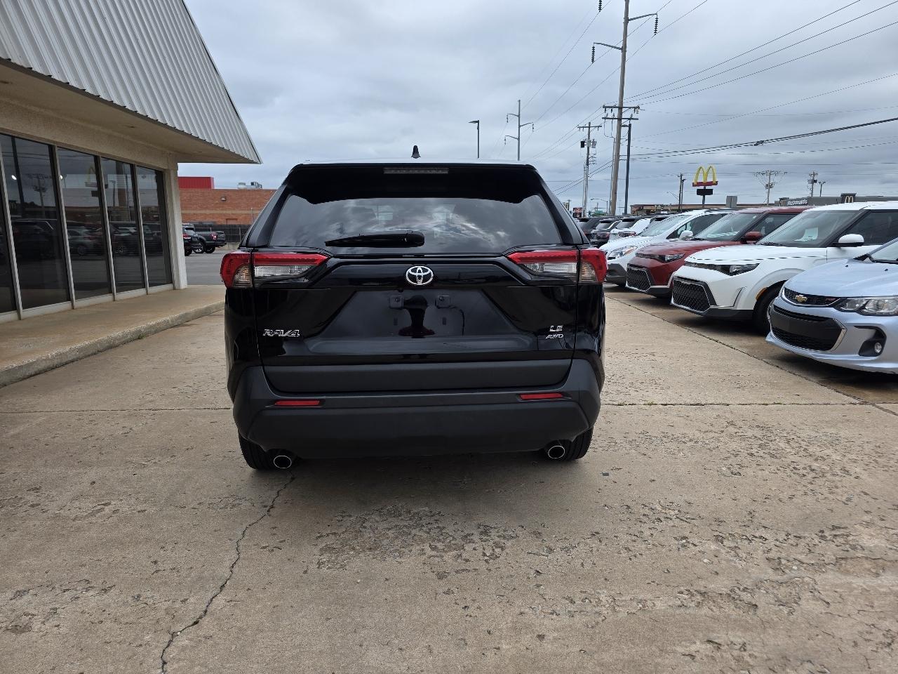 Toyota RAV4 LE AWD (Natl) 2025