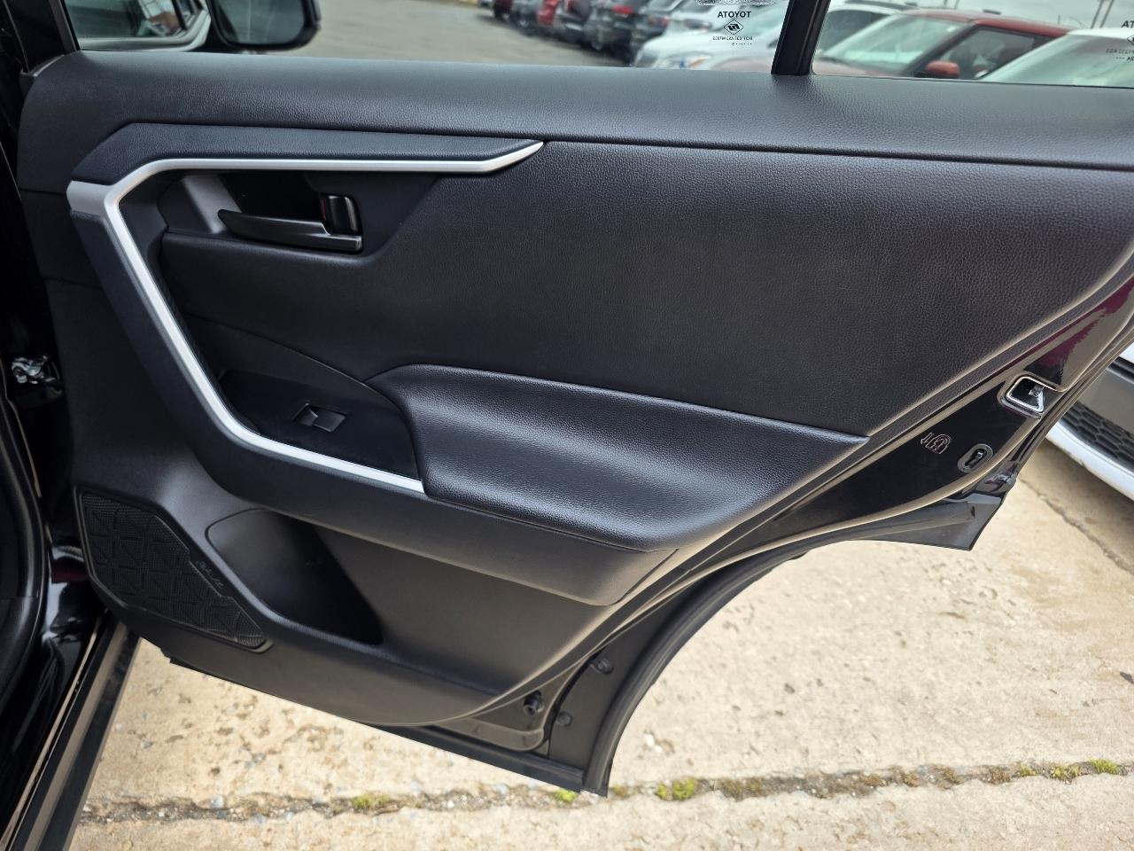 Toyota RAV4 LE AWD (Natl) 2025