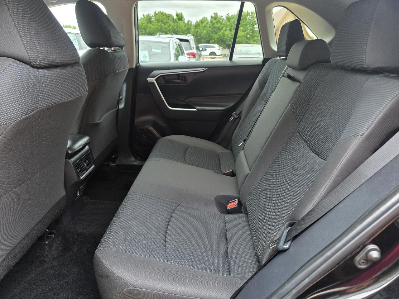 Toyota RAV4 LE AWD (Natl) 2025