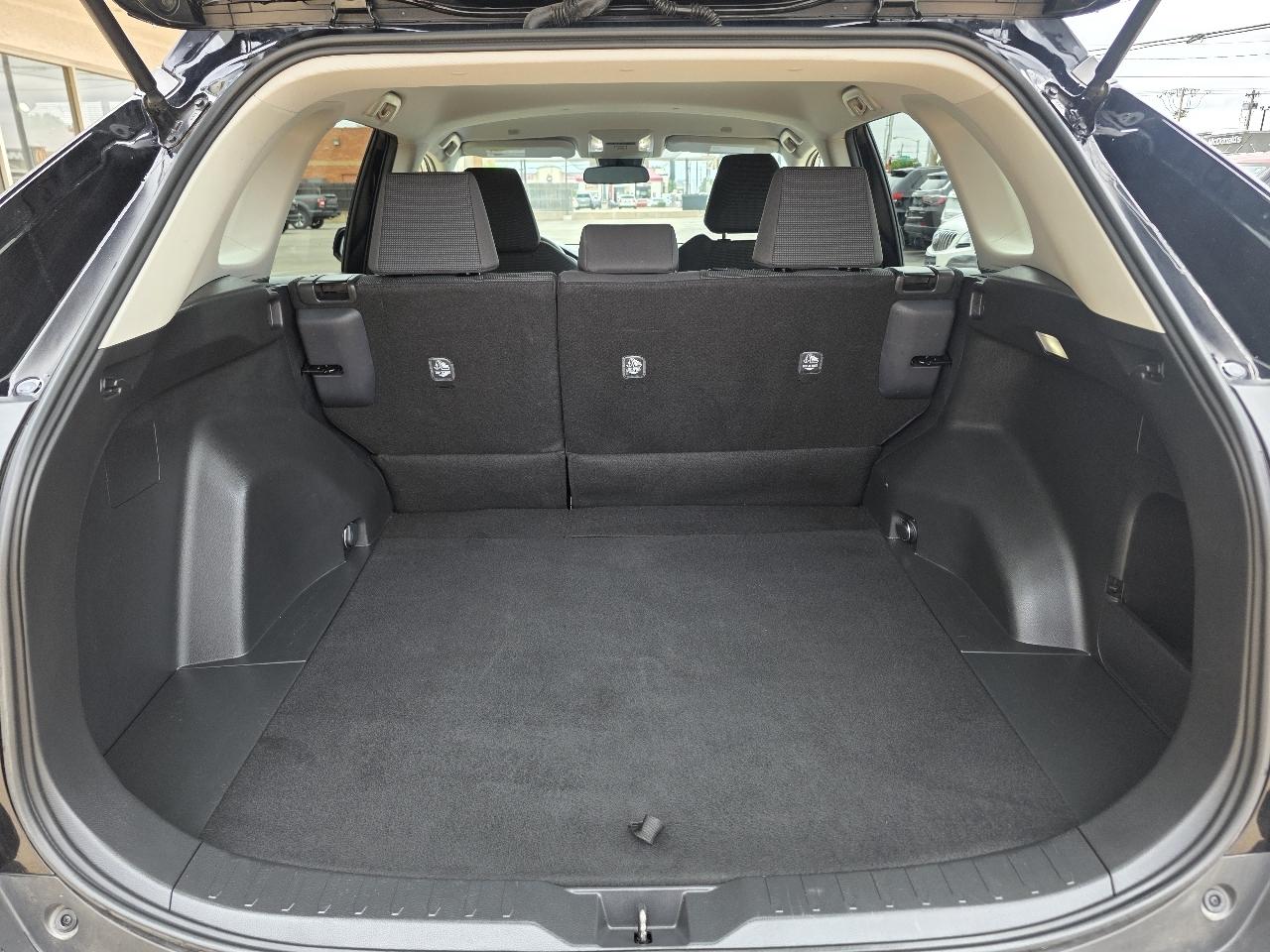 Toyota RAV4 LE AWD (Natl) 2025