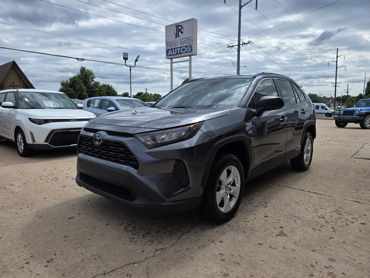 Toyota RAV4 Hybrid LE AWD (Natl) 2021
