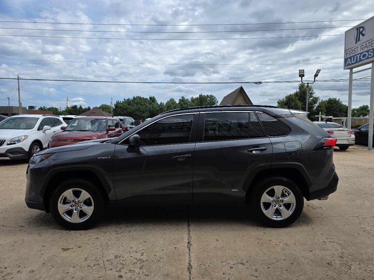 Toyota RAV4 Hybrid LE AWD (Natl) 2021