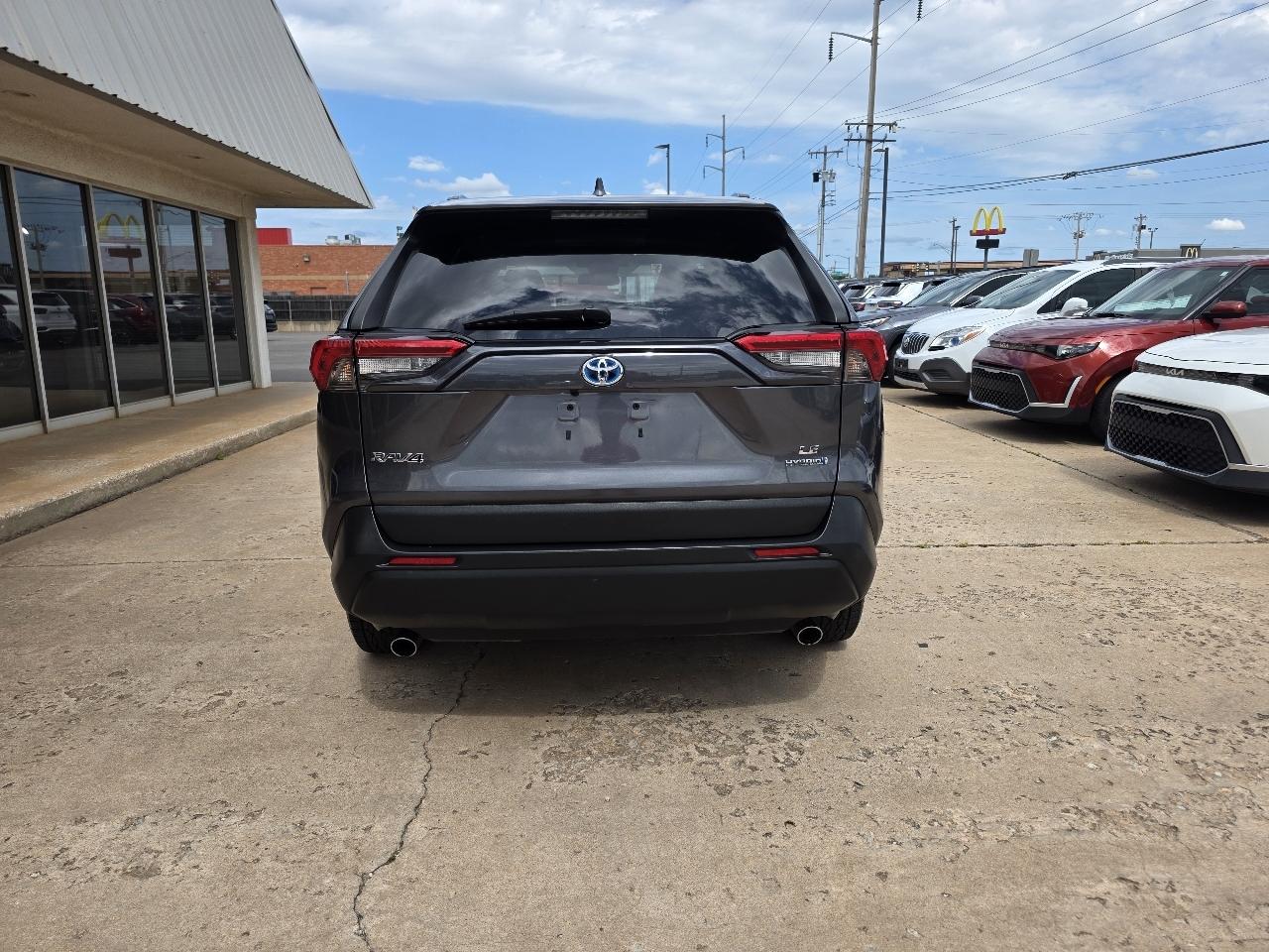 Toyota RAV4 Hybrid LE AWD (Natl) 2021