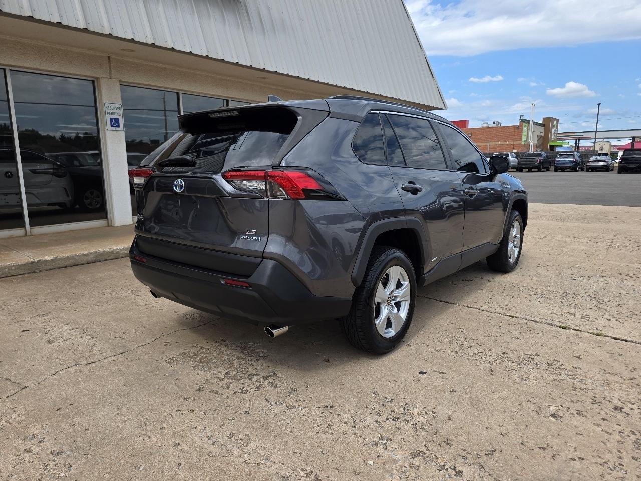 Toyota RAV4 Hybrid LE AWD (Natl) 2021