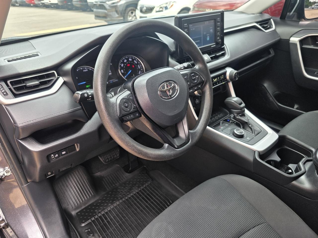 Toyota RAV4 Hybrid LE AWD (Natl) 2021