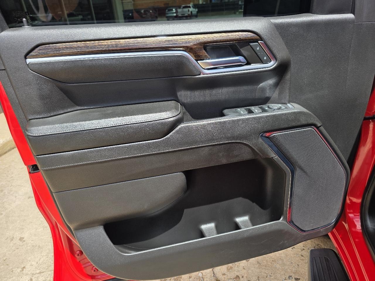 GMC Sierra 1500 4WD Crew Cab 147" Elevation w/3SB 2024