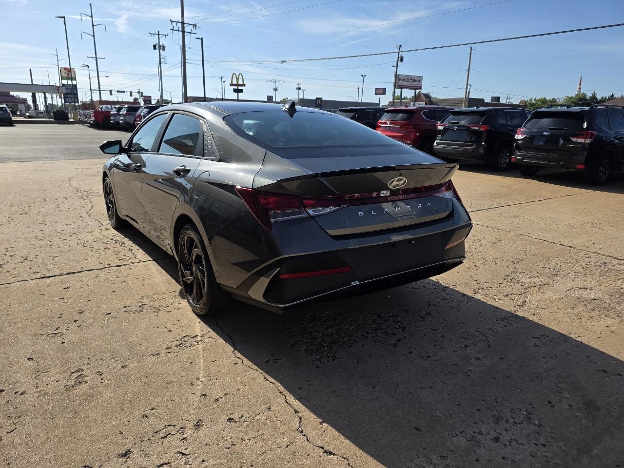 Hyundai Elantra SEL Sport Sedan 2026