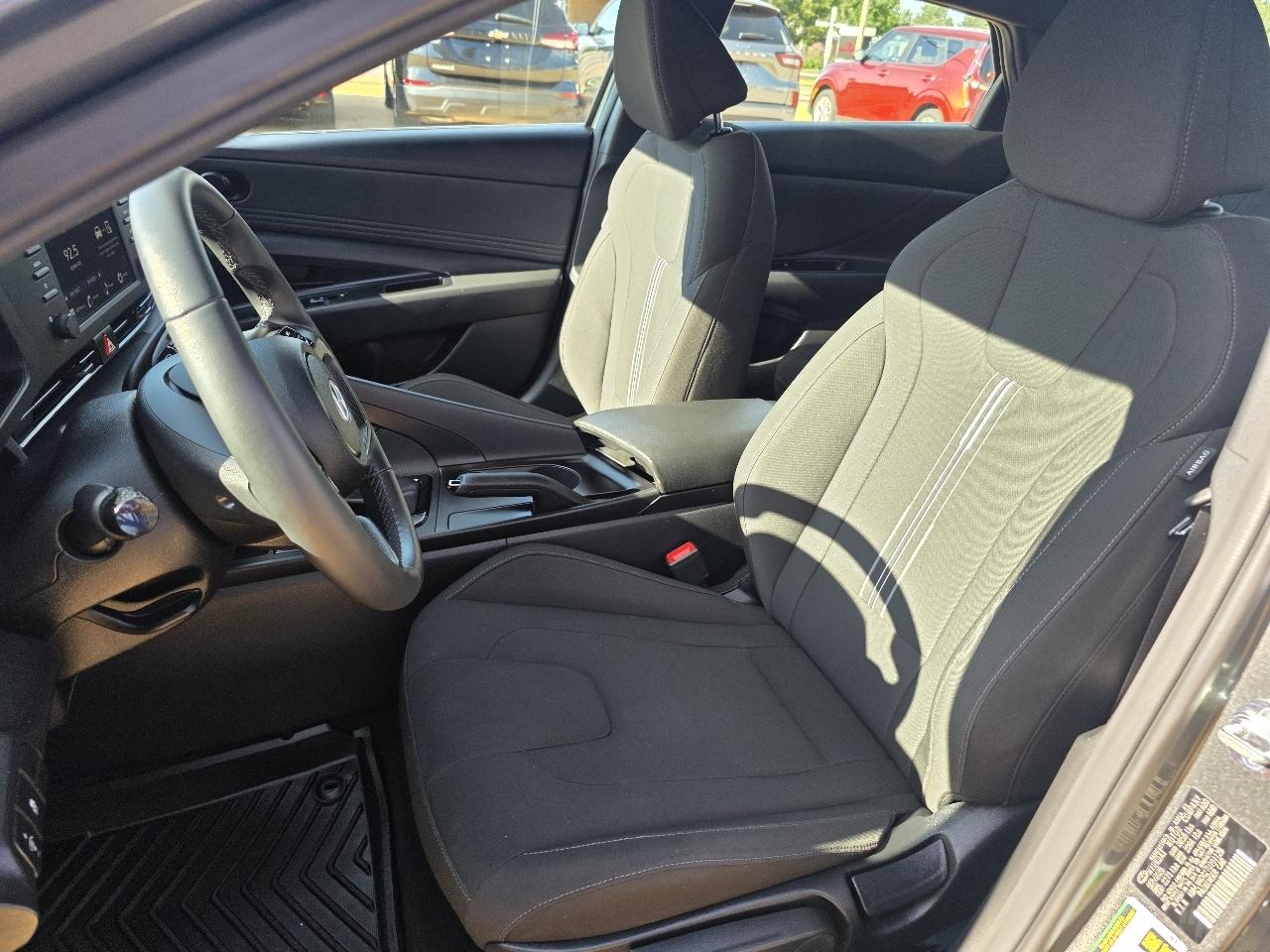 Hyundai Elantra SEL Sport Sedan 2026