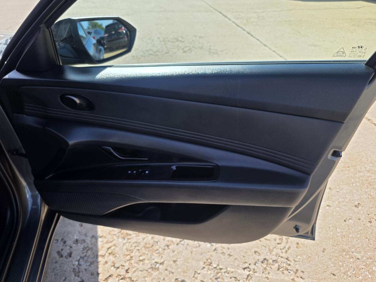 Hyundai Elantra SEL Sport Sedan 2026