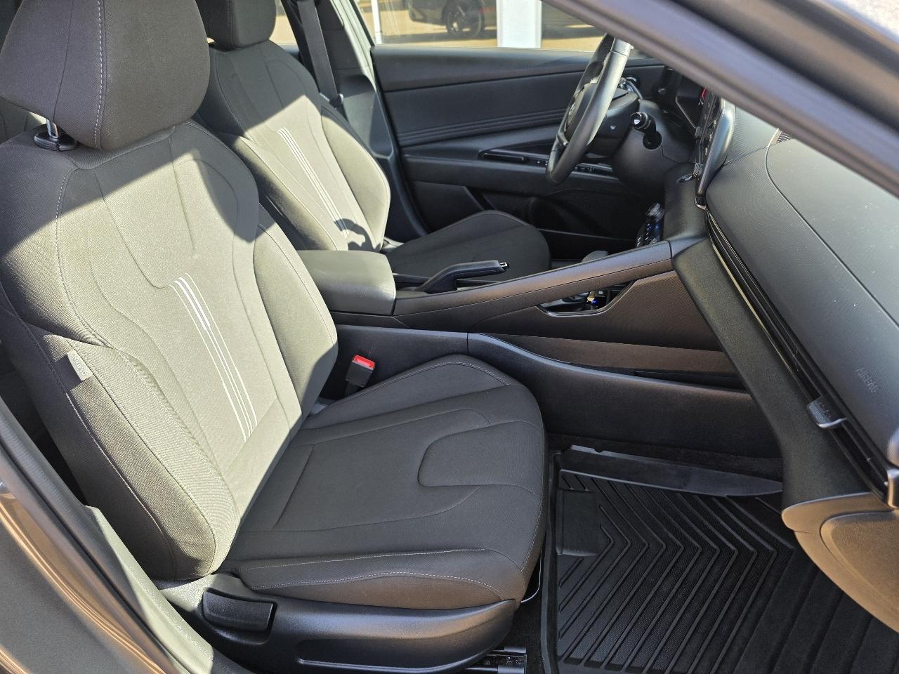 Hyundai Elantra SEL Sport Sedan 2026
