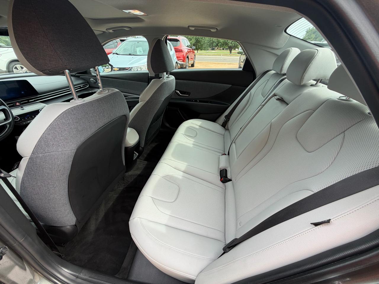Hyundai Elantra Limited IVT 2025
