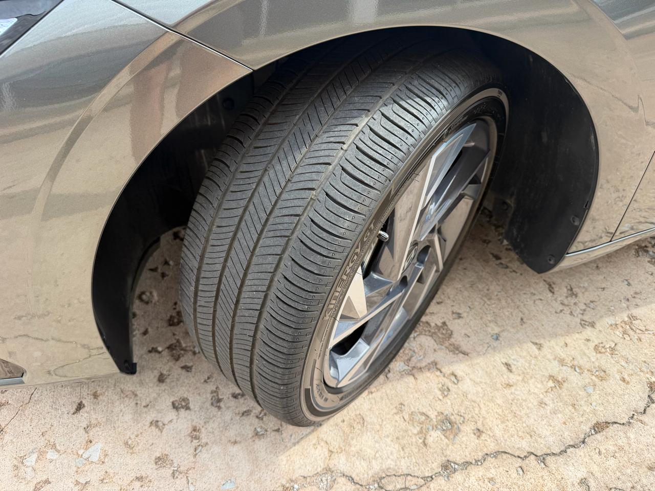 Hyundai Elantra Limited IVT 2025
